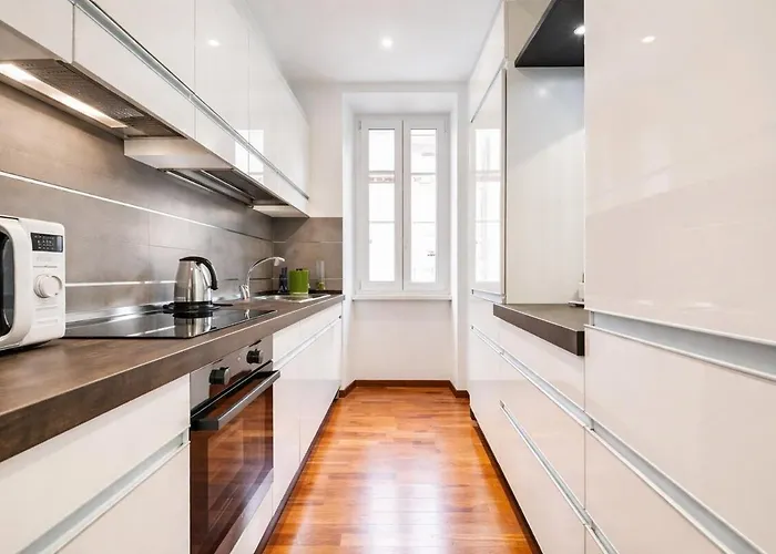 Family With 2br Near Vatican