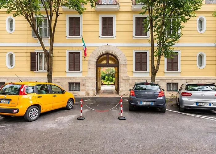 Family With 2br Near Vatican Rome