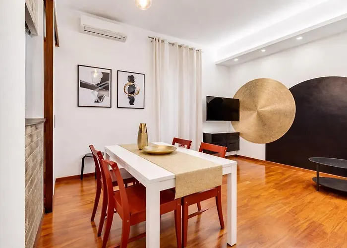 Family With 2br Near Vatican